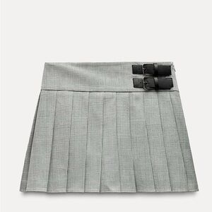 NWOT Zara Gray Plaid Pleated Skirt with Buckle Detail medium